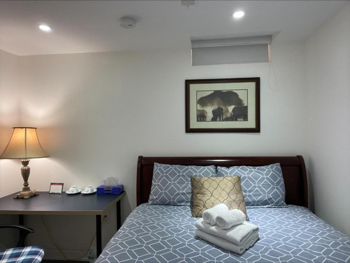 Btn Family-Style Bustling Area Self-Check-In So Fast Fiber Net Free Parking Appartement Toronto Buitenkant foto